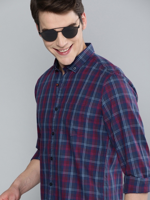 

Mast & Harbour Men Navy Blue & Red Regular Fit Checked Casual Shirt