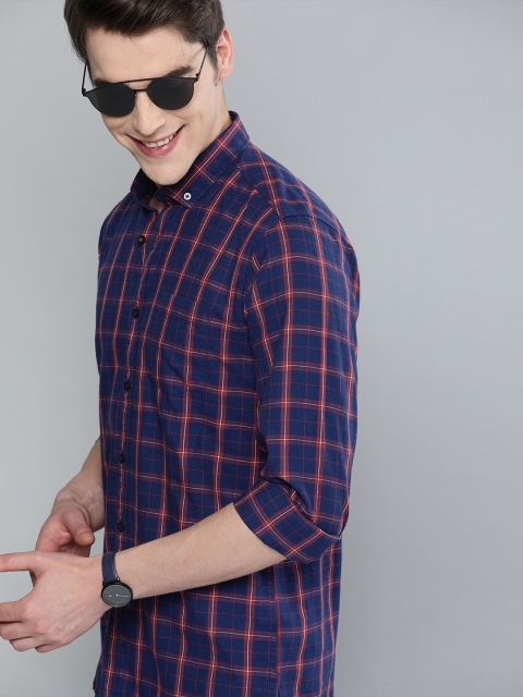 

Mast & Harbour Men Navy Blue & Red Regular Fit Checked Casual Shirt