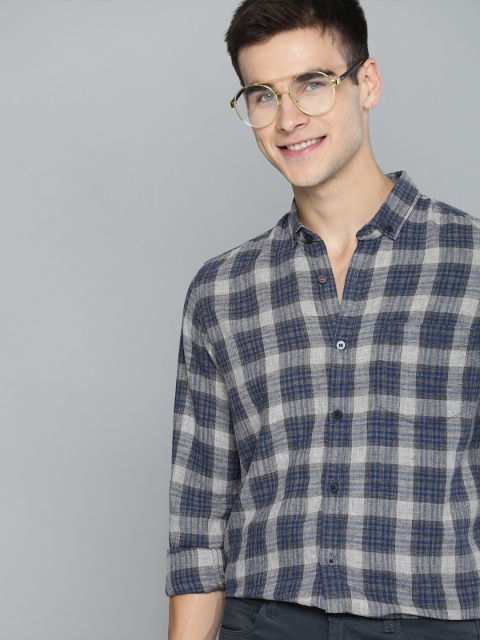 

Mast & Harbour Men Grey & Blue Regular Fit Checked Casual Shirt