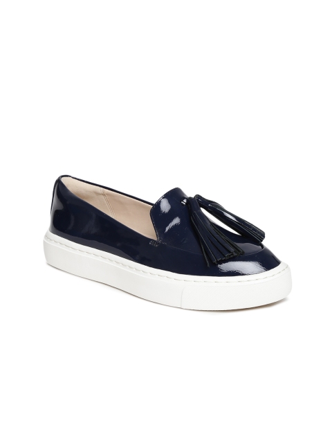 

Clarks Women Navy Glossy Leather Flat Shoes, Navy blue