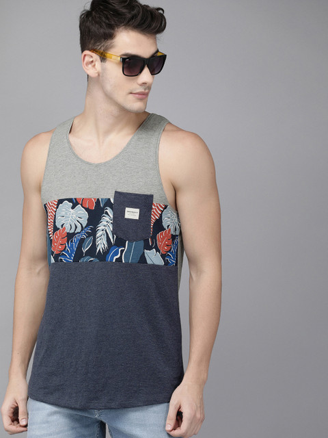 

Jack & Jones Men Grey & Navy Blue Colourblocked Slim Fit Round Neck T-shirt With Pocket