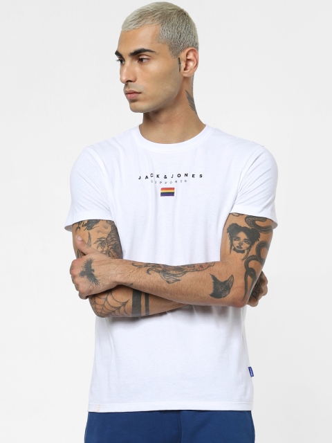 

Jack & Jones Men White Solid Slim Fit Round Neck T-shirt with Print Detail