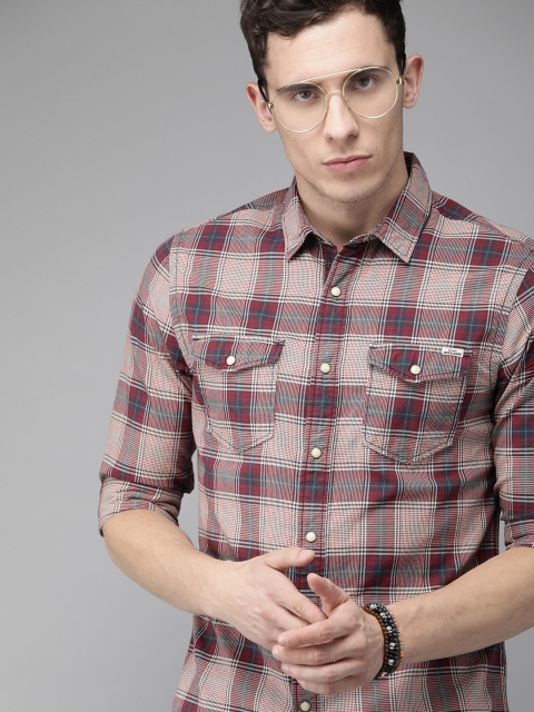 

Jack & Jones Men Red & Beige Regular Fit Checked Casual Shirt