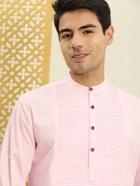 

House of Pataudi Men Pink Solid Straight Kurta With Accordion Pleated Detailing