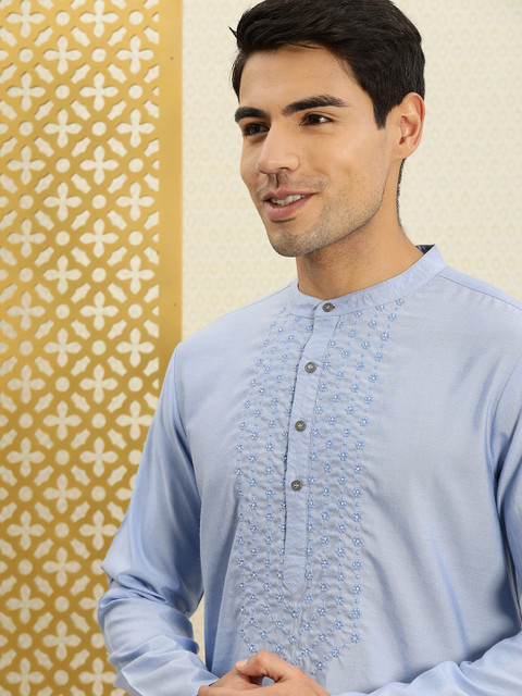 

House of Pataudi Men Blue Embroidered Yoke Straight Kurta
