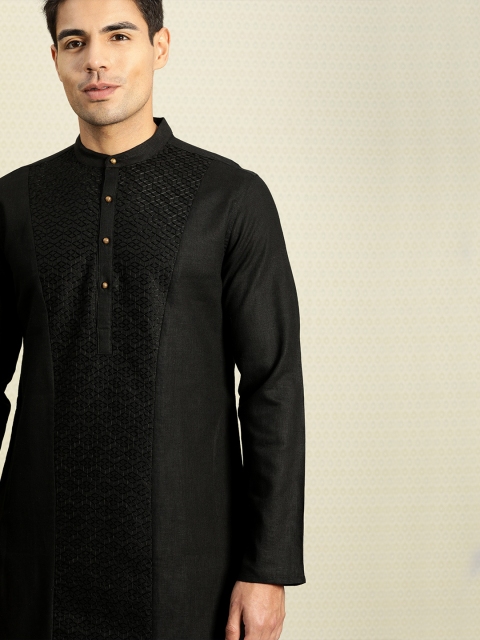 

House of Pataudi Men Black Embroidered Straight Kurta