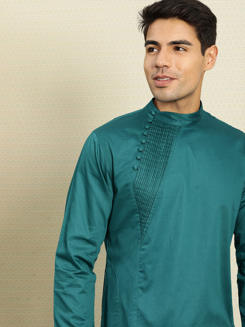 

House of Pataudi Men Navy Blue & Green Straight Kurta with Pintucks
