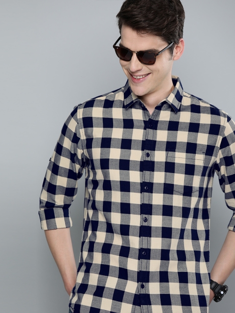 

HERE&NOW Men Cream-Coloured & Navy Blue Slim Fit Checked Casual Shirt