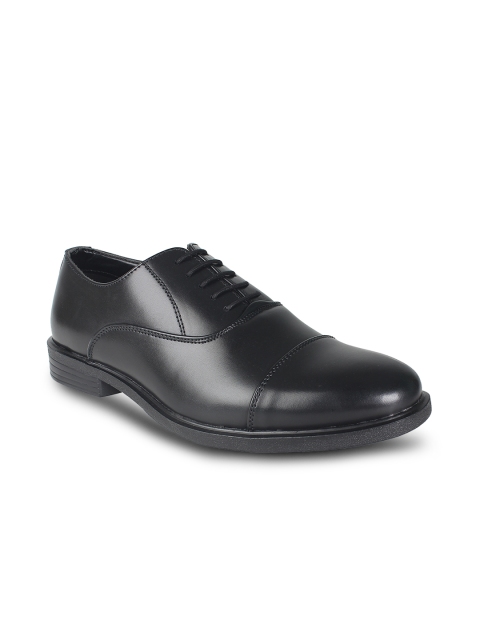 

Vardhra Men Black Solid Formal Oxfords
