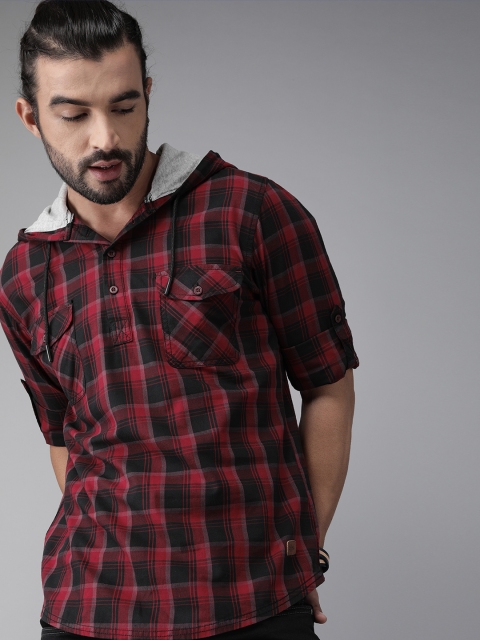 

Roadster Men Maroon & Black Regular Fit Checked Hooded Casual Shirt