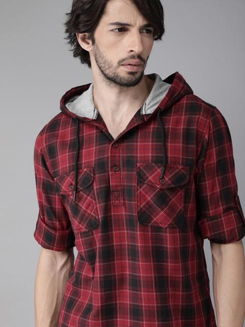 

Roadster Men Maroon & Black Regular Fit Checked Hooded Casual Shirt