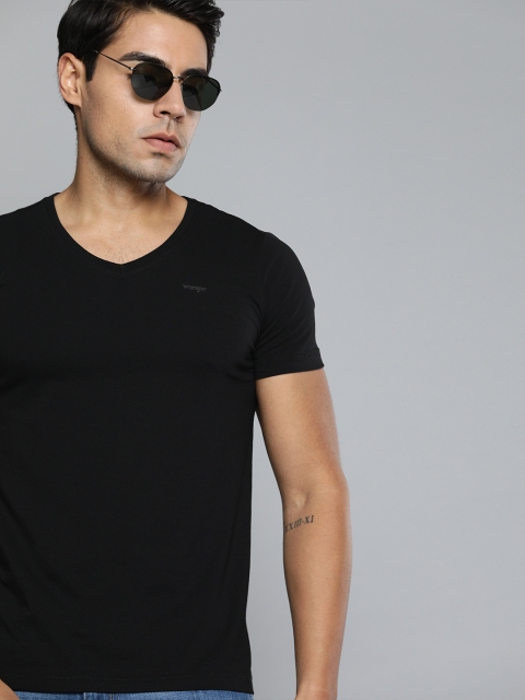 

Wrangler Men Black Solid Slim Fit V-Neck T-shirt