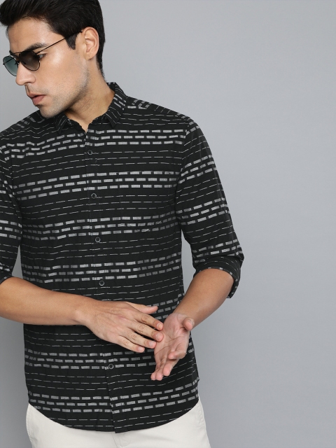 

Wrangler Men Black & Grey Slim Fit Self Design Casual Shirt