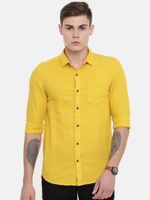 

Wrangler Men Mustard Yellow Slim Fit Solid Casual Shirt