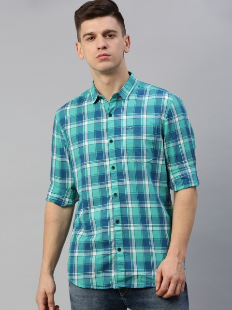 

Wrangler Men Blue & White Regular Fit Checked Casual Shirt