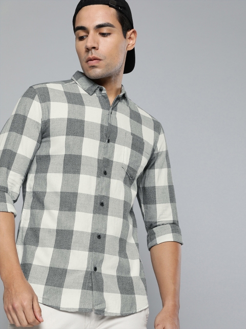 

Wrangler Men White & Grey Slim Fit Checked Casual Shirt