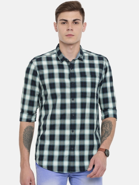 

Wrangler Men Navy Blue & White Regular Fit Checked Casual Shirt