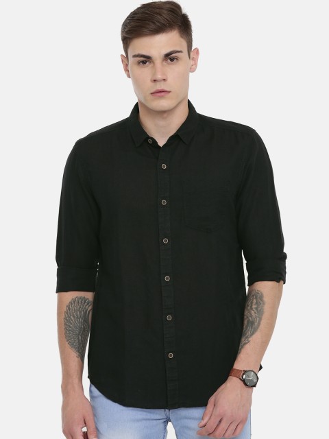 

Wrangler Men Black Regular Fit Solid Casual Shirt