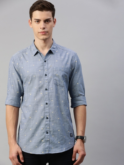 

Wrangler Men Blue Slim Fit Printed Casual Shirt