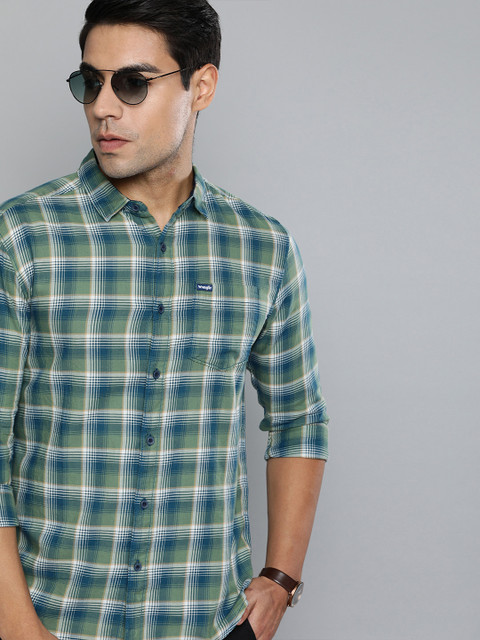 

Wrangler Men Olive Green & White Regular Fit Checked Casual Shirt