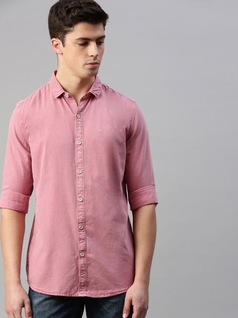 

Lee Men Pink Slim Fit Solid Casual Shirt