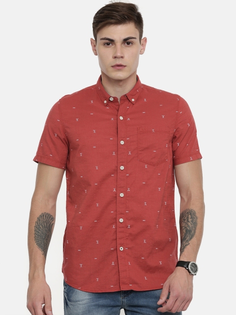 

Lee Men Red And White Slim Fit Printed Casual Shirt