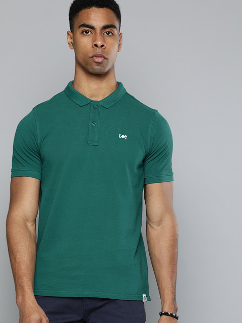 

Lee Men Green Solid Polo Collar T-shirt
