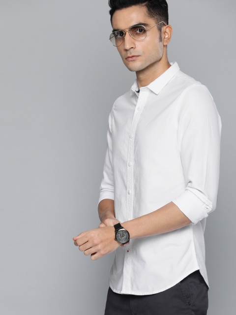 

Lee Men White Slim Fit Solid Casual Shirt