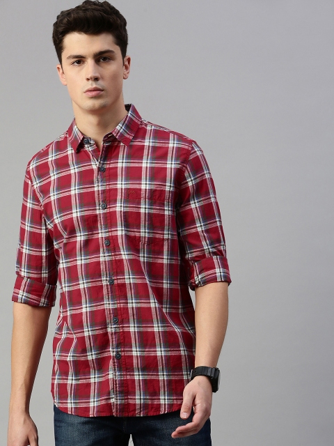 

Lee Men Red & White Slim Fit Checked Casual Shirt