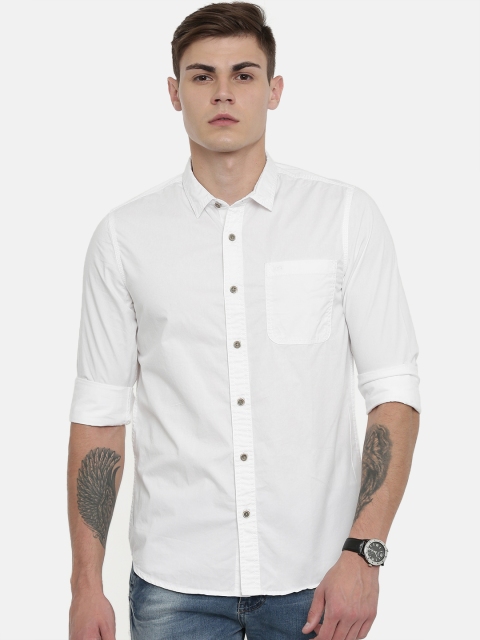 

Lee Men White Slim Fit Solid Casual Shirt