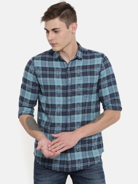 

Lee Men Navy Blue & Grey Slim Fit Checked Casual Shirt
