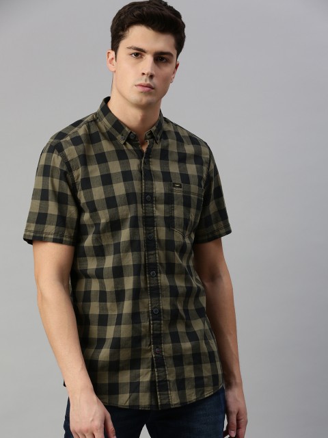 

Lee Men Olive Green & Black Slim Fit Checked Casual Shirt
