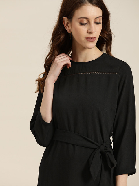 

her by invictus Women Black Solid Top