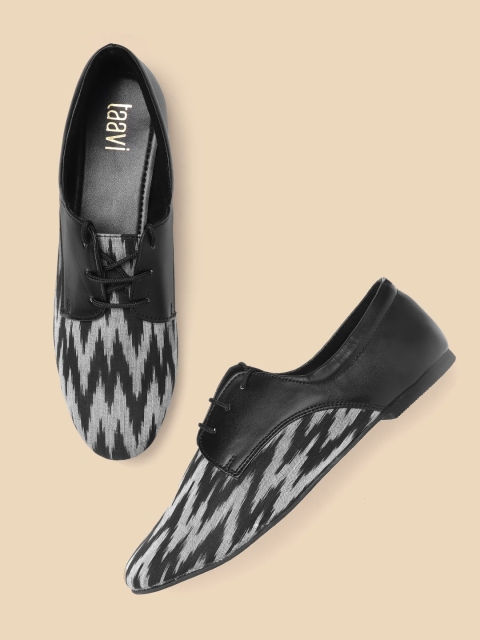 

Taavi Women Black & Grey Printed Derbys