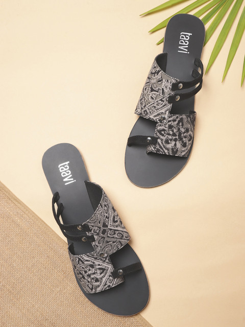 

Taavi Women Grey & Black Printed One Toe Flats