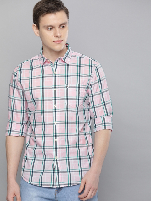 

Denizen From Levis Men Pink & Navy Blue Regular Fit Checked Casual Shirt