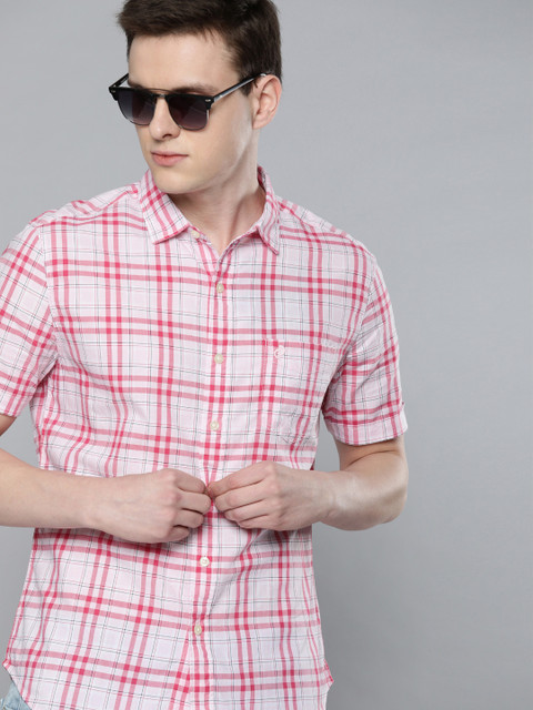 

Denizen From Levis Men Pink Regular Fit Checked Casual Shirt
