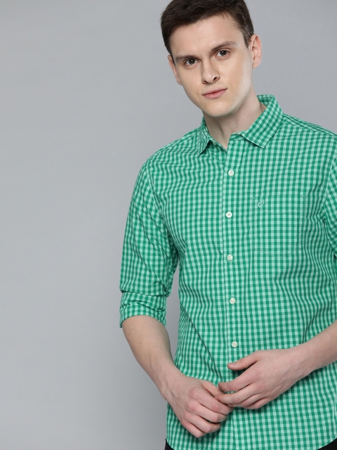 

Denizen From Levis Men Green Regular Fit Checked Casual Shirt