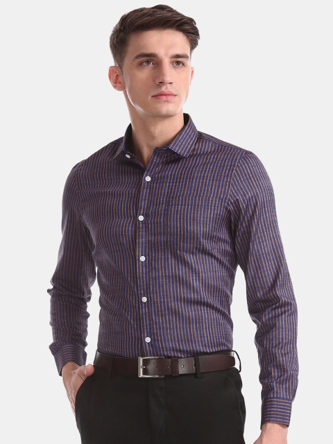 

Excalibur Men Blue & Beige Regular Fit Striped Formal Shirt