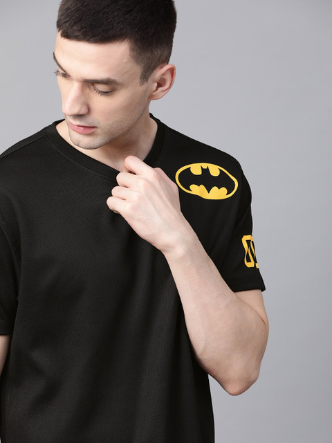 

Justice League Men Black Batman Print Round Neck T-shirt