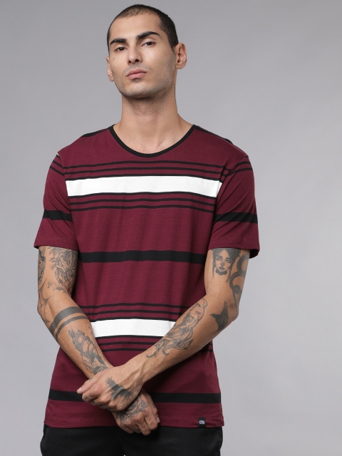 

Ecko Unltd Men Maroon Striped Round Neck T-shirt