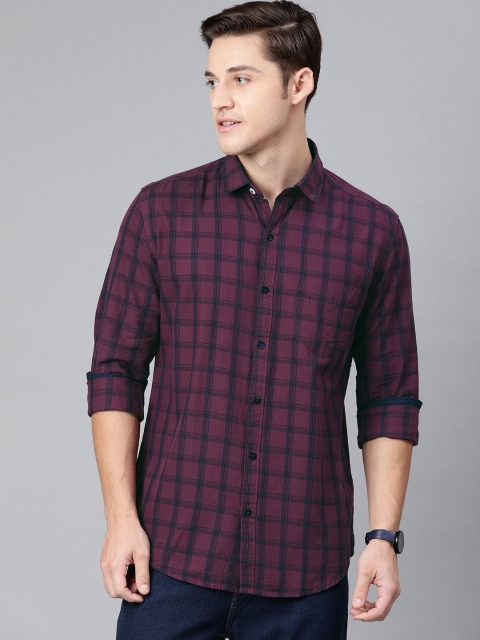 

FOGA Men Purple & Navy Blue Tailored Fit Checked Casual Shirt