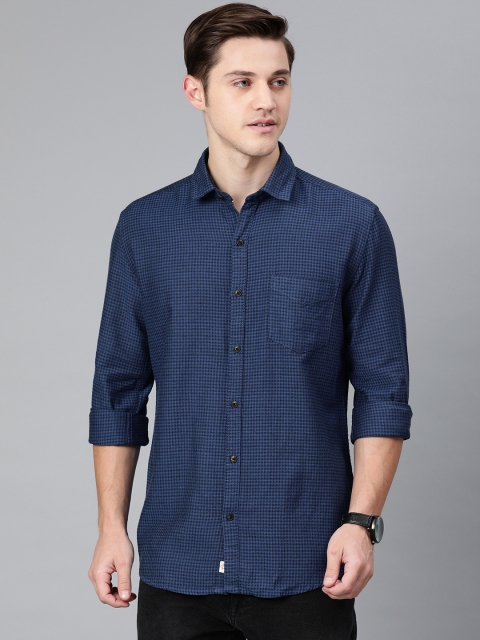 

FOGA Men Blue Slim Fit Checked Casual Shirt