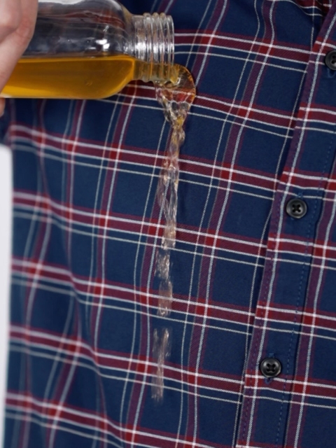 

FOGA Men Navy Blue & Red Stain Repellent Slim Fit Checked Casual Shirt