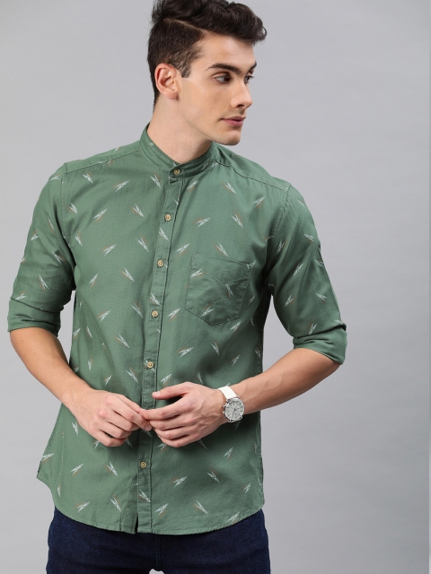 

FOGA Men Green & White Customied Slim Fit Printed Casual Shirt