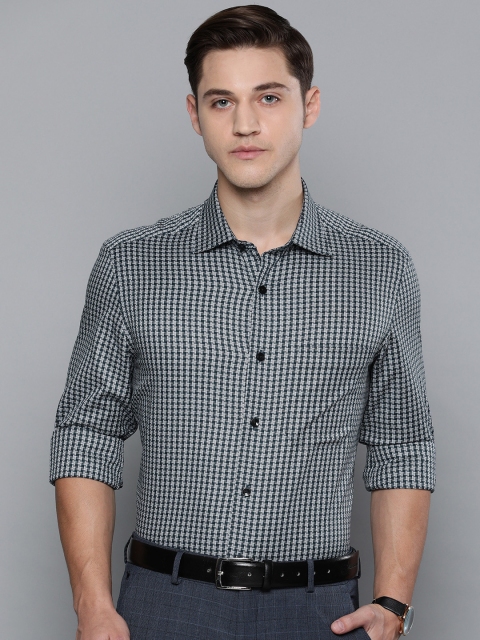 

Louis Philippe Men Navy Blue & White Classic Fit Ultrapress Checked Formal Shirt