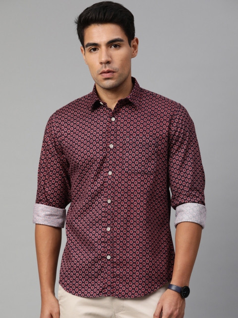 

Peter England Men Maroon & Navy Blue Slim Fit Printed Casual Shirt