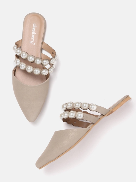 

DressBerry Women Taupe & Off-White Beaded Flats