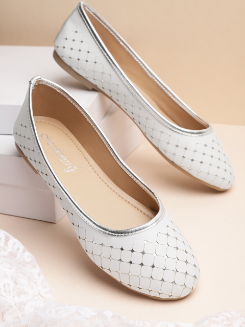 

DressBerry Women Grey & Silver-Toned Laser Cuts Ballerinas