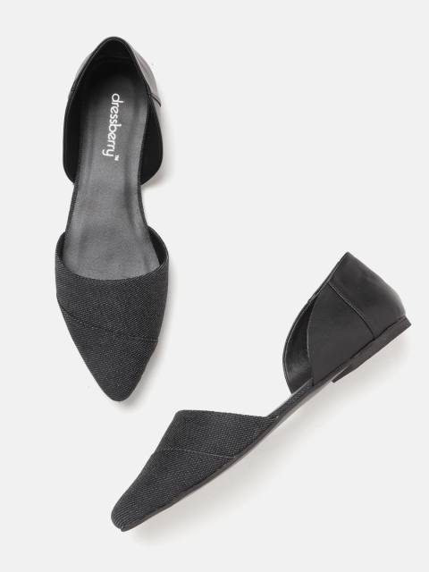 

DressBerry Women Black Solid Flats